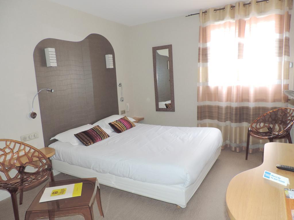 Auv'Hotel Mauriac  Ngoại thất bức ảnh